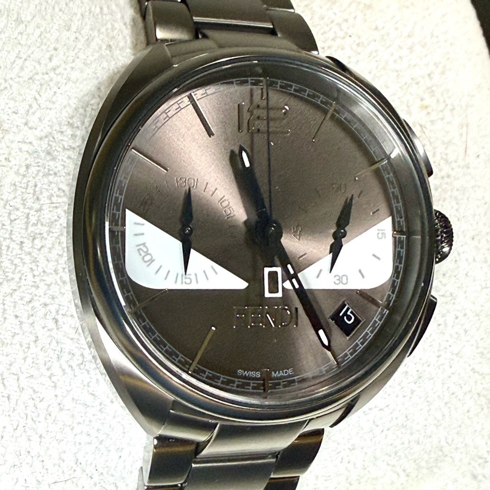 FENDI Momento Bugs Chrono Date Designer Mens Watch - Picture 3 of 7